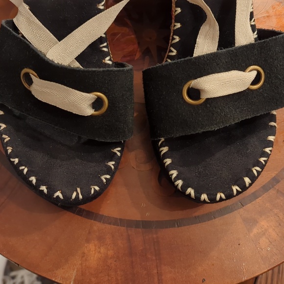 'Torrid' brand wedge sandals with leg ties.      Size 9 - Picture 8 of 8